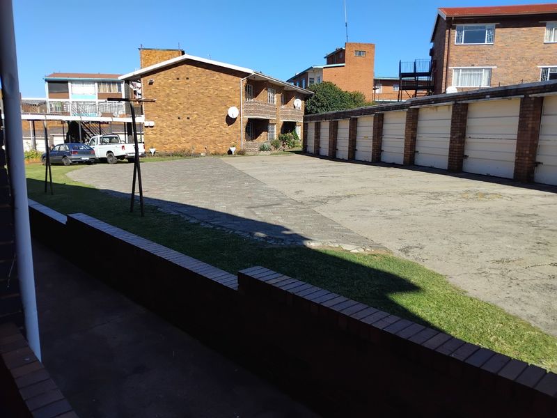 Modern 2-Bedroom Ground Floor Unit in Secure Complex - Photo 7