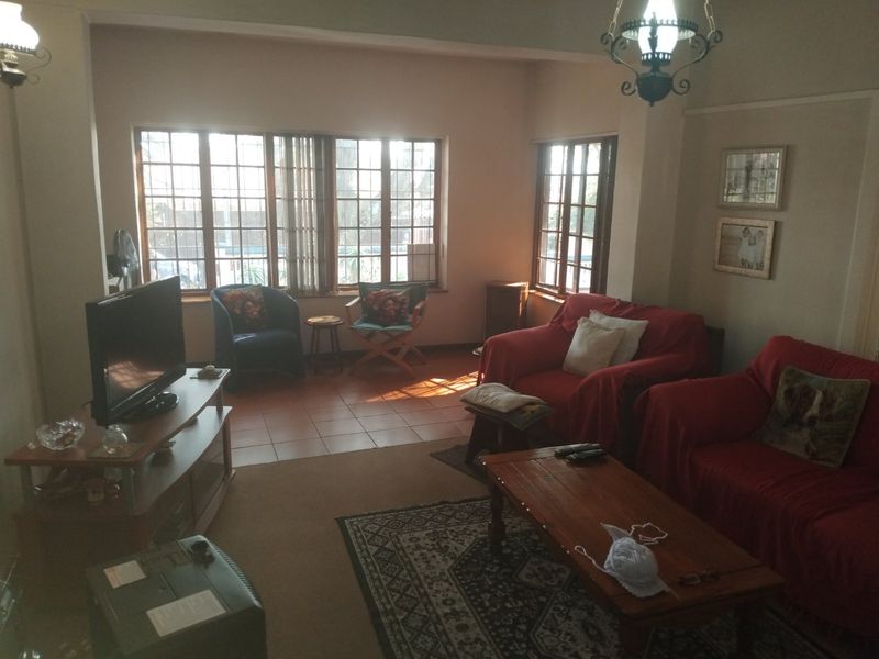 Family Home with Flatlet and Bonus Wooden House - Photo 10