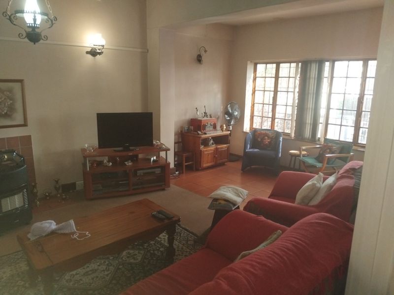 Family Home with Flatlet and Bonus Wooden House - Photo 8