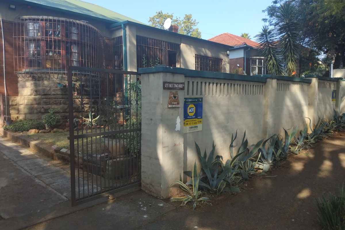 Family Home with Flatlet and Bonus Wooden House - Photo 2