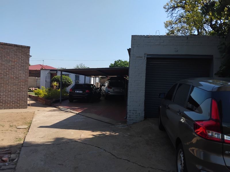 5 Bed House For Sale – Spacious Family Home with Granny Flat! - Photo 3