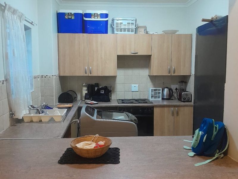 Modern 2-Bedroom Top-Floor Apartment for Sale in Stone Arch Village 7 - Photo 3