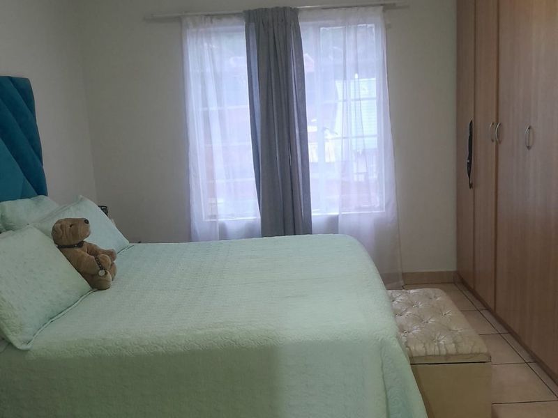 Modern 2-Bedroom Top-Floor Apartment for Sale in Stone Arch Village 7 - Photo 10