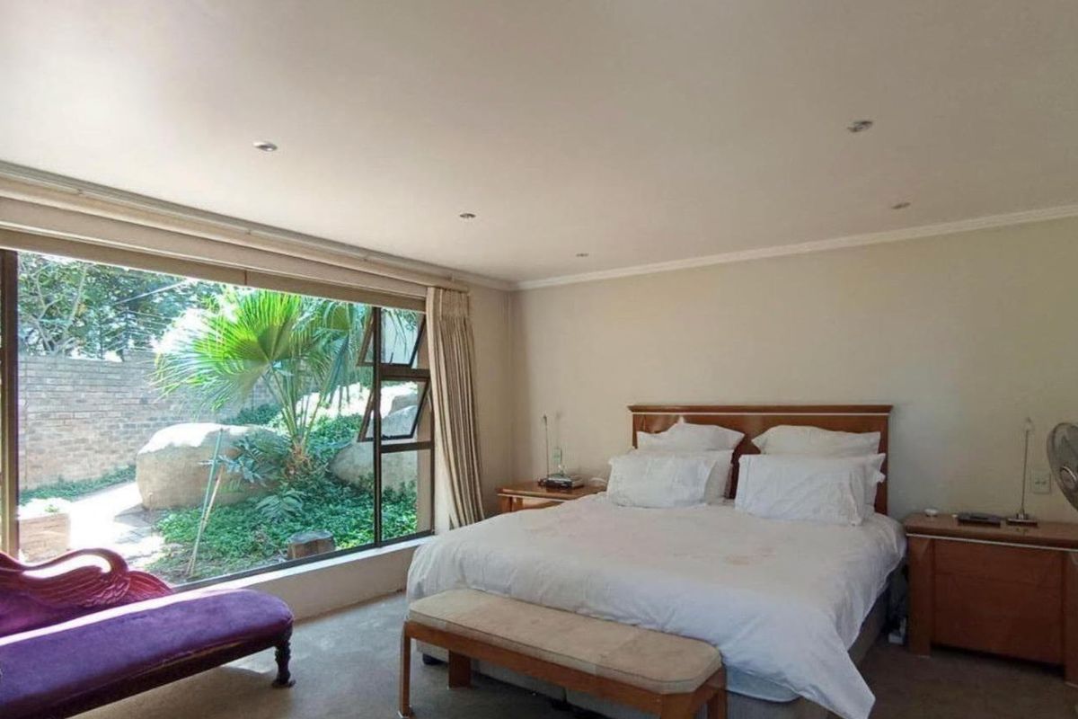 6 Bedroom House for Sale in Morningside - Photo 3