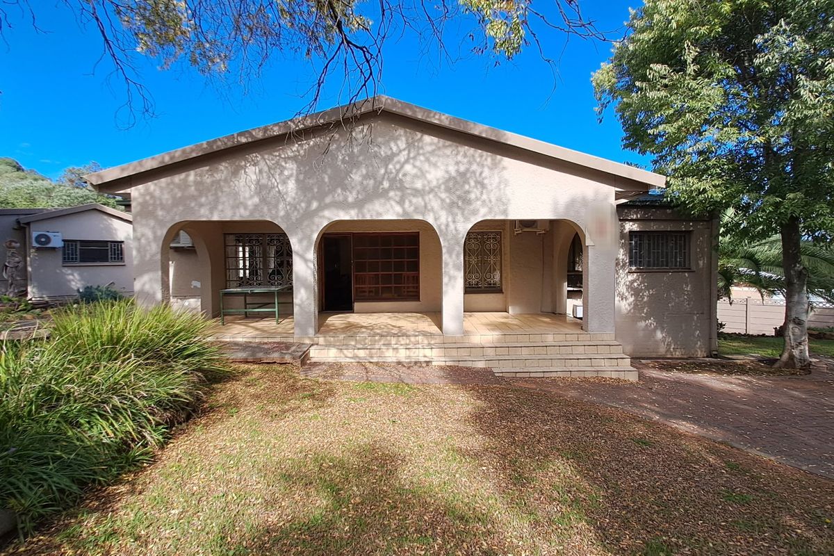 INVESTMENT HOME IN WESTDENE, BLOEMFONTEIN - Photo 2