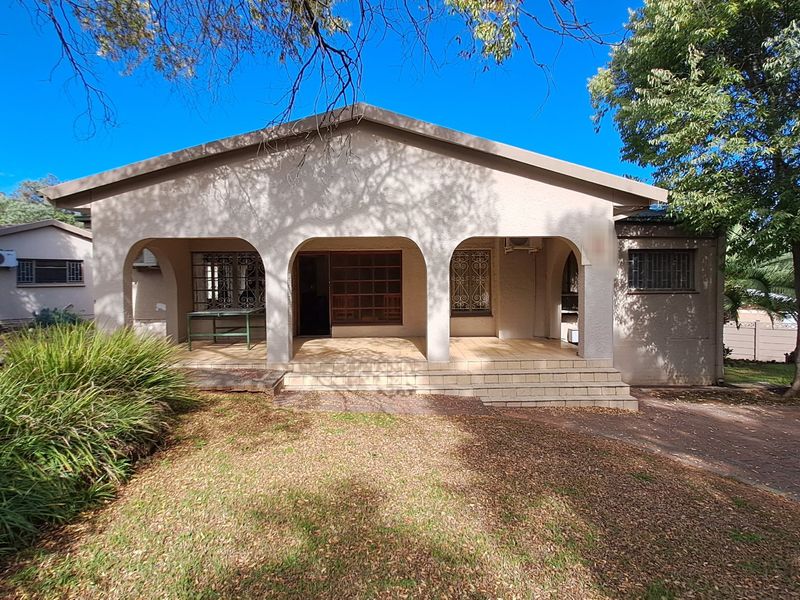 INVESTMENT HOME IN WESTDENE, BLOEMFONTEIN - Photo 2