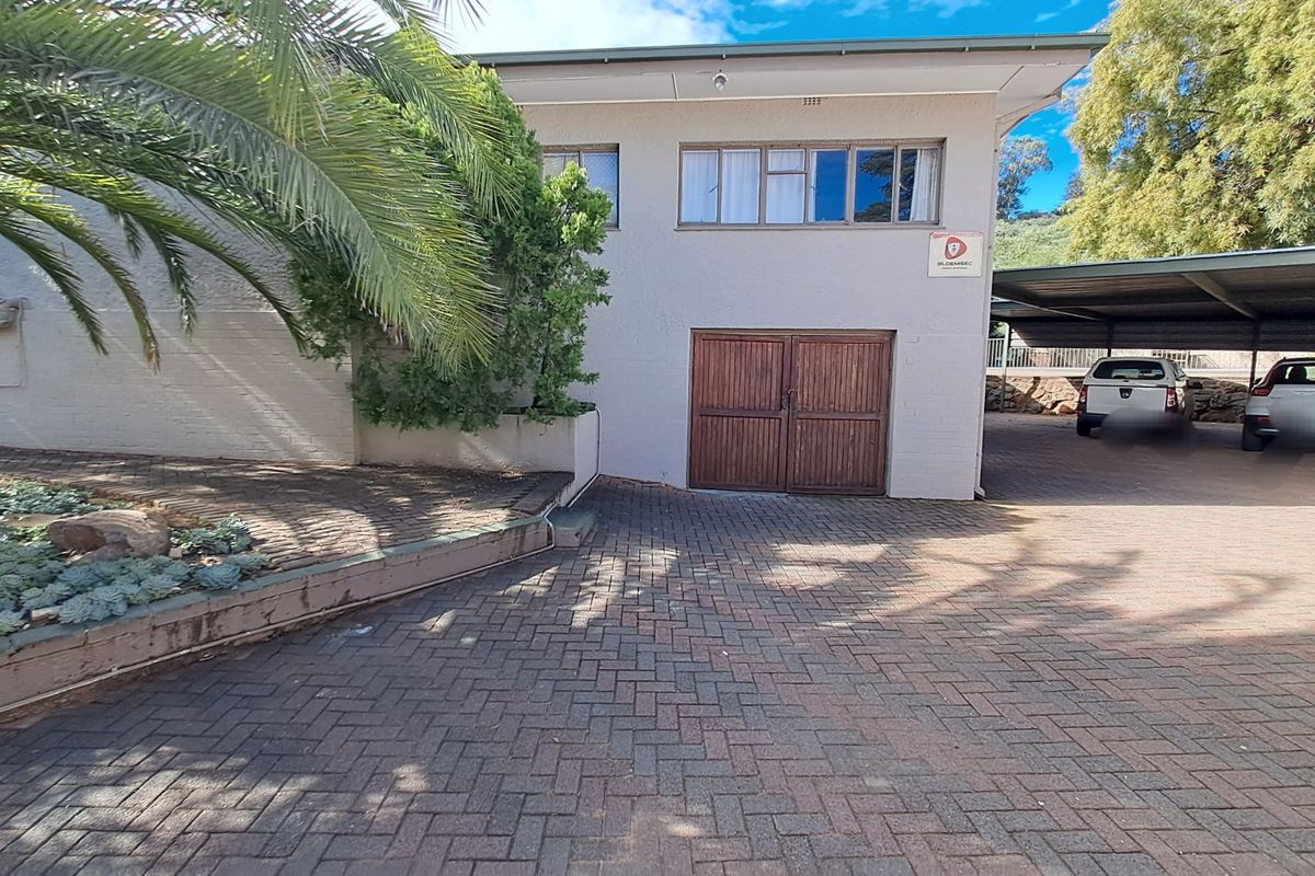 INVESTMENT HOME IN WESTDENE, BLOEMFONTEIN - Photo 5