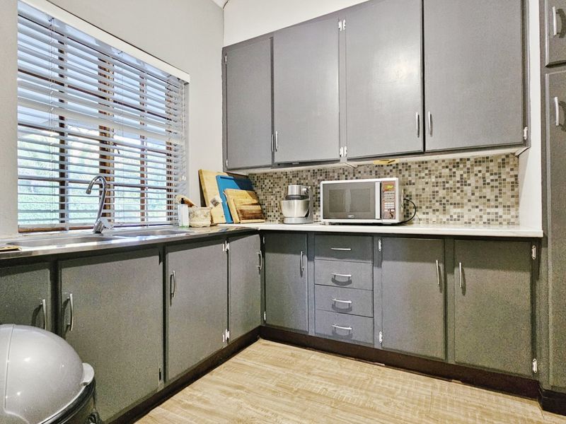 Pilgrims Rest in Three Rivers Proper. - Photo 10