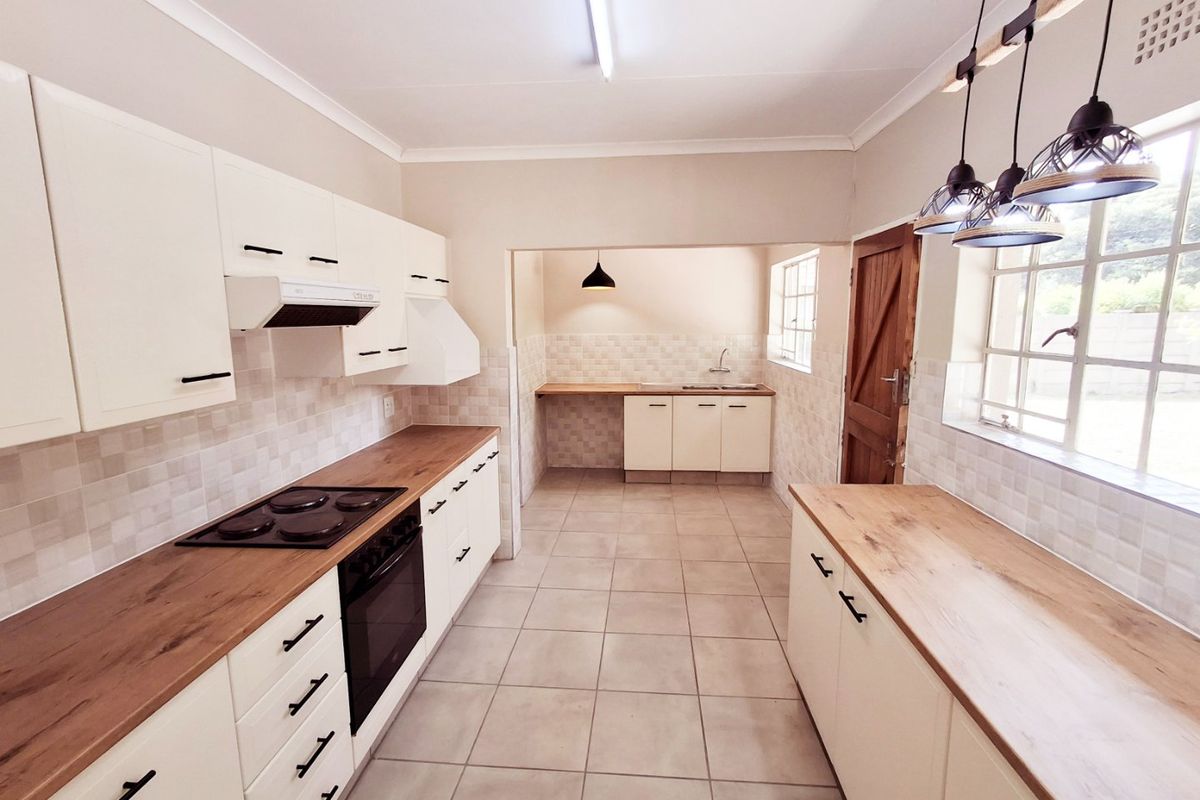 Newly revamped 3-bedroom home in the heart of old Vaalpark. - Photo 2