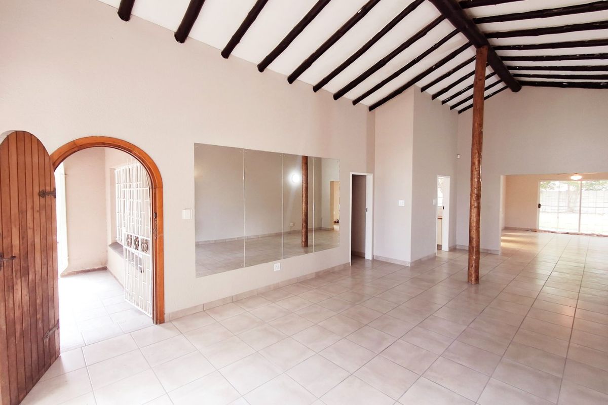 Newly revamped 3-bedroom home in the heart of old Vaalpark. - Photo 5