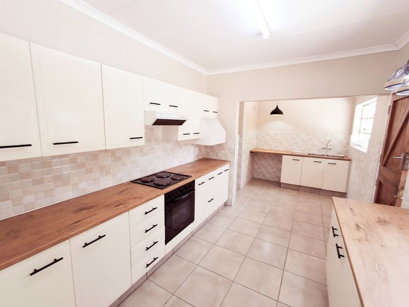 Newly revamped 3-bedroom home in the heart of old Vaalpark. - Photo 7