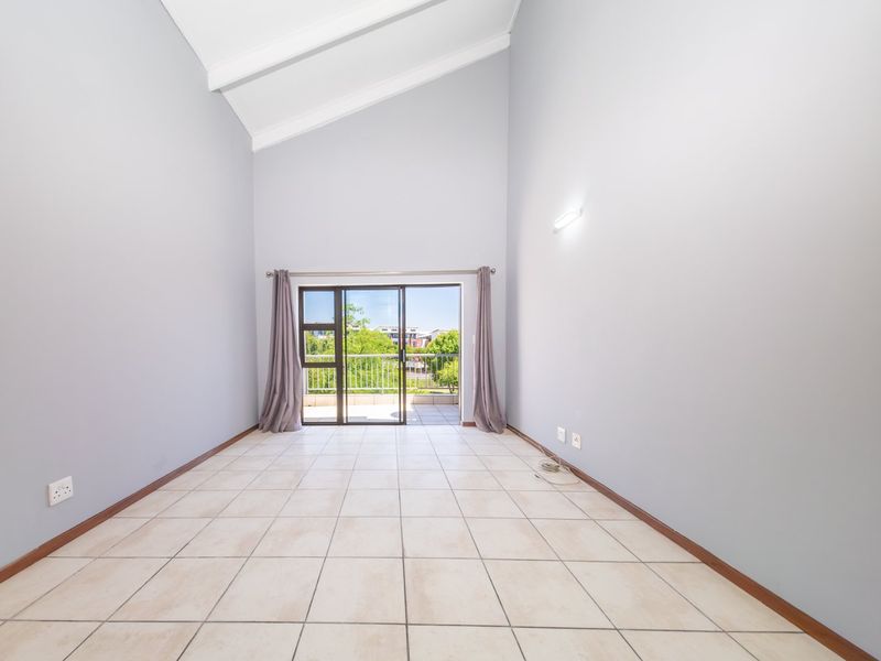 Modern Apartment with Greenbelt View in Stylish Sawgrass in Sought After Waterstone Park Estate - Photo 4