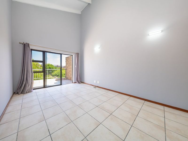 Modern Apartment with Greenbelt View in Stylish Sawgrass in Sought After Waterstone Park Estate - Photo 5