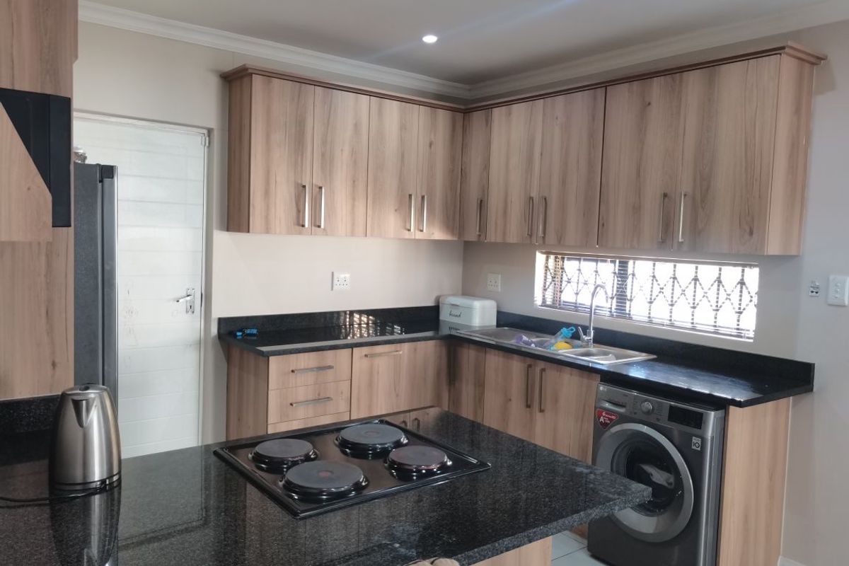 3 bedroom house for sale in Fairview - Photo 3