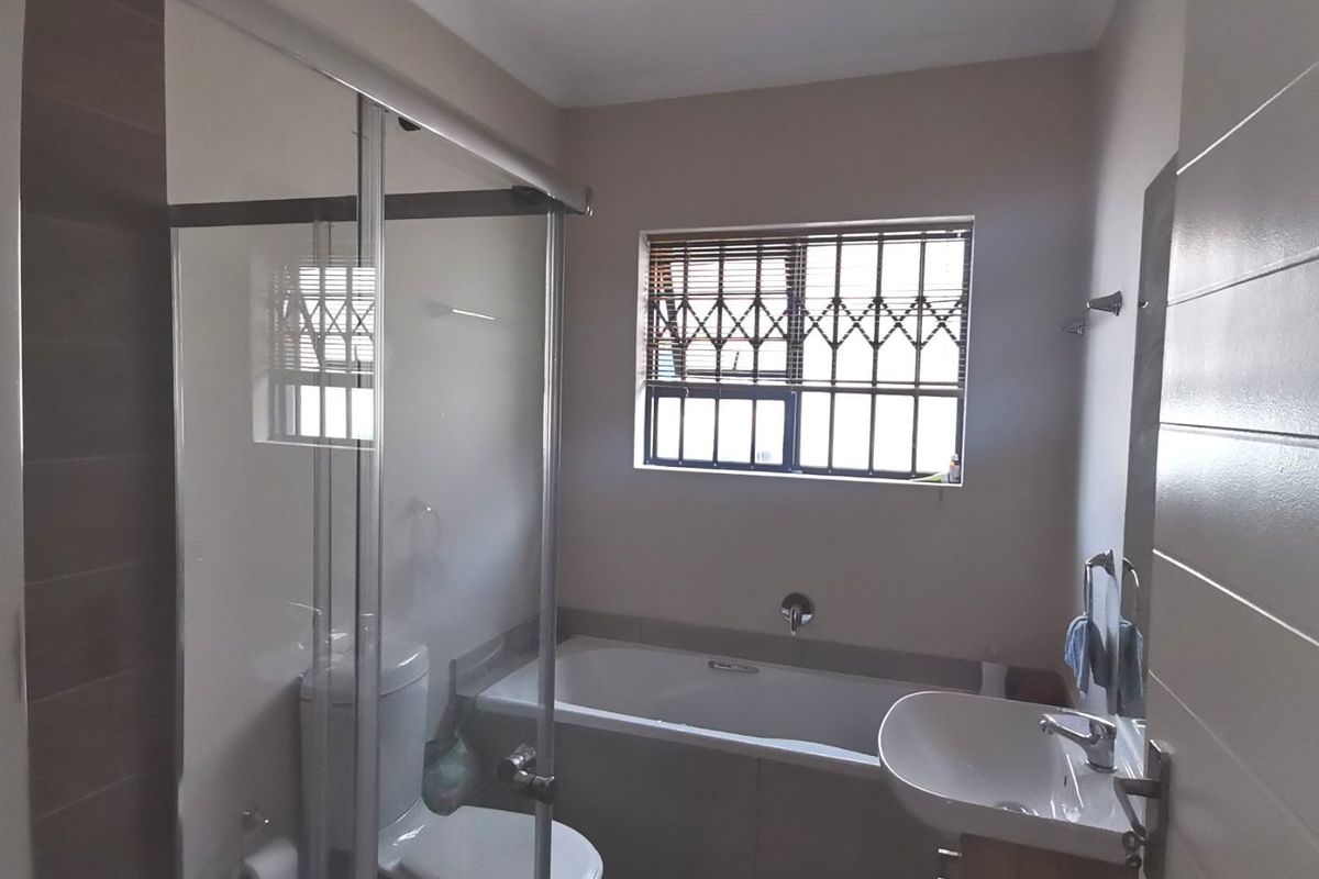 3 bedroom house for sale in Fairview - Photo 5