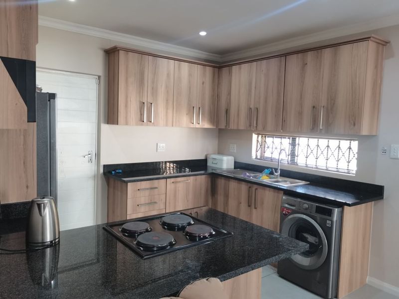 3 bedroom house for sale in Fairview - Photo 2