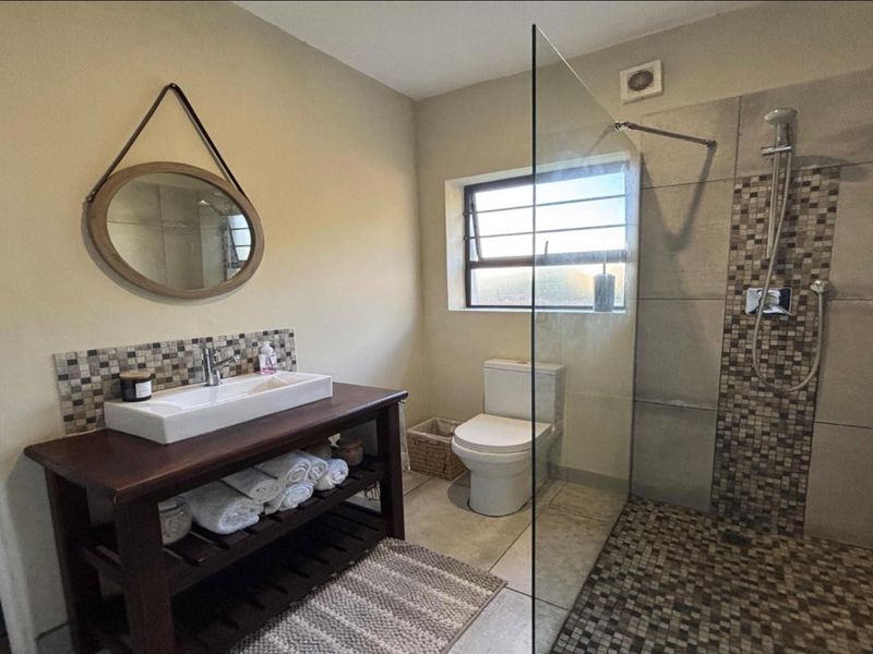 Great position clean and neat - Photo 6