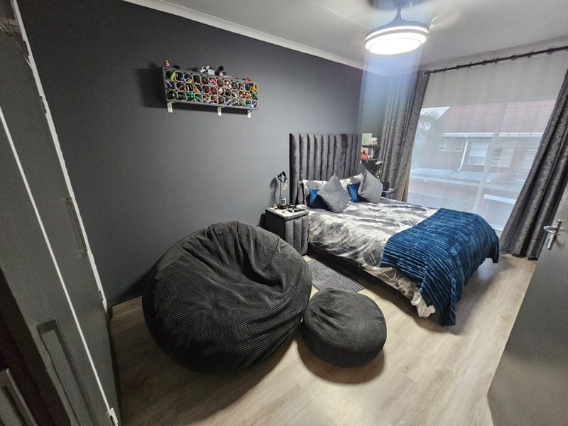 A Beautiful 3 Bedroom 1.5 Bathroom Duplex for sale in Eldoraigne - Photo 9