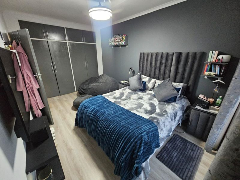 A Beautiful 3 Bedroom 1.5 Bathroom Duplex for sale in Eldoraigne - Photo 10