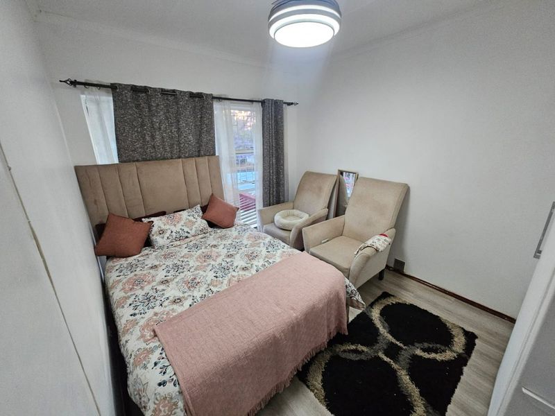 A Beautiful 3 Bedroom 1.5 Bathroom Duplex for sale in Eldoraigne - Photo 8