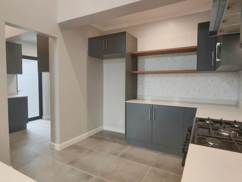 Spacious, comfortable family duets, combined with luxury living. - Photo 8