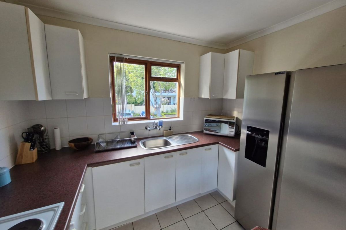 First floor 2 Bedroom Unit in Secure Complex in Seaside Longships - Photo 4