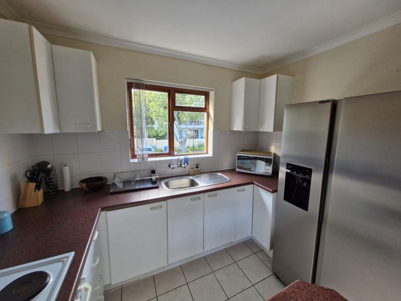 First floor 2 Bedroom Unit in Secure Complex in Seaside Longships - Photo 4