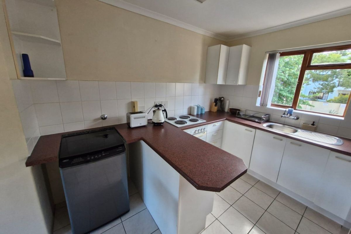 First floor 2 Bedroom Unit in Secure Complex in Seaside Longships - Photo 3