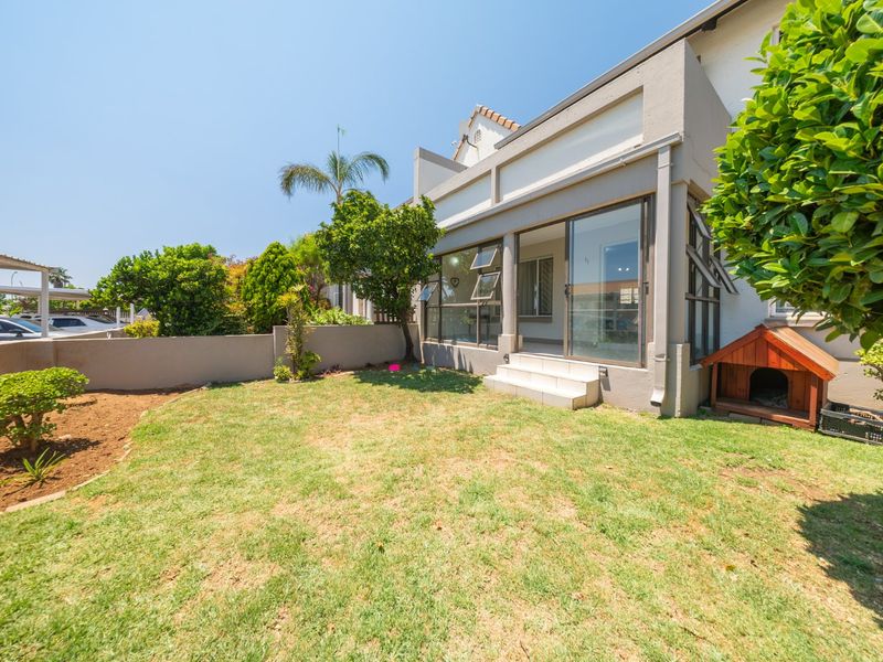 Lovely 2 Bedroom Garden Unit  - Photo 4