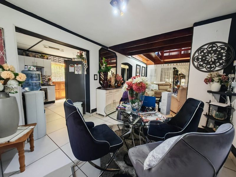 For Sale in Eveleigh – Spacious Family Home in Secure Estate - Photo 9