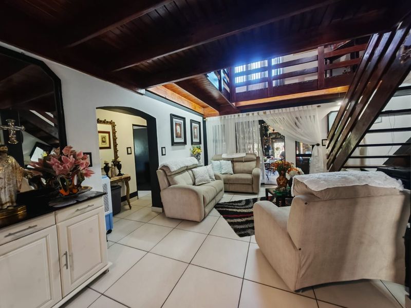 For Sale in Eveleigh – Spacious Family Home in Secure Estate - Photo 6