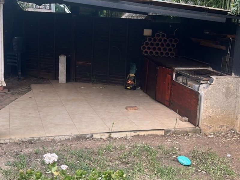 Lovely One-Bedroom Townhouse To Rent Looking for the perfect place to call home? This neat and modern one-bedroom townhouse is situated in a safe and secure area, offering both comfort and convenience. Features include: Spacious one-bedroom layout Gas geyser and gas stove — save on electricity! Prepaid electricity Pet-friendly — your furry friends are welcome Very neat and well-maintained unit Close to schools, shops, and all amenities Ideal location for anyone looking for a peaceful, yet central place to stay. Don’t miss out on this lovely townhouse — perfect for singles or couples! Contact me today to arrange a viewing! - Photo 3