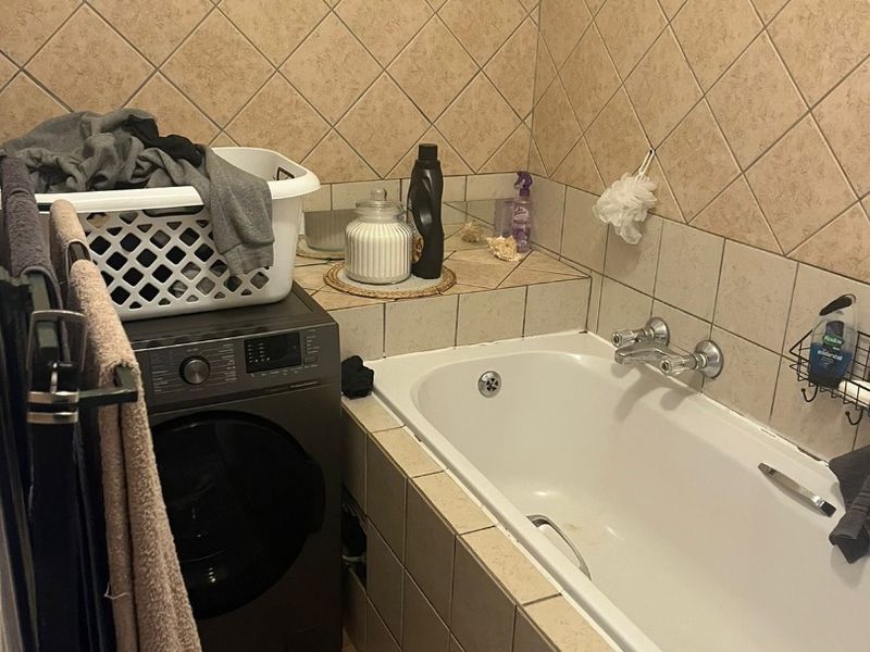 Lovely One-Bedroom Townhouse To Rent Looking for the perfect place to call home? This neat and modern one-bedroom townhouse is situated in a safe and secure area, offering both comfort and convenience. Features include: Spacious one-bedroom layout Gas geyser and gas stove — save on electricity! Prepaid electricity Pet-friendly — your furry friends are welcome Very neat and well-maintained unit Close to schools, shops, and all amenities Ideal location for anyone looking for a peaceful, yet central place to stay. Don’t miss out on this lovely townhouse — perfect for singles or couples! Contact me today to arrange a viewing! - Photo 6