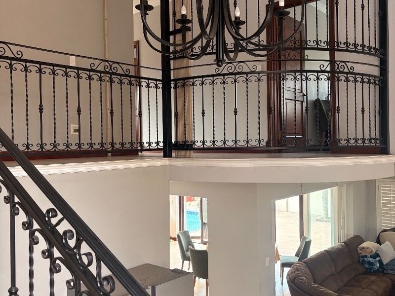 Modern 4-Bedroom House with Pool & Double Garage This spacious family home offers 4 bedrooms, 3 bathrooms, a swimming pool, and built-in braai area — ideal for entertaining. Situated in a safe, pet-friendly complex close to schools and shops. - Photo 7