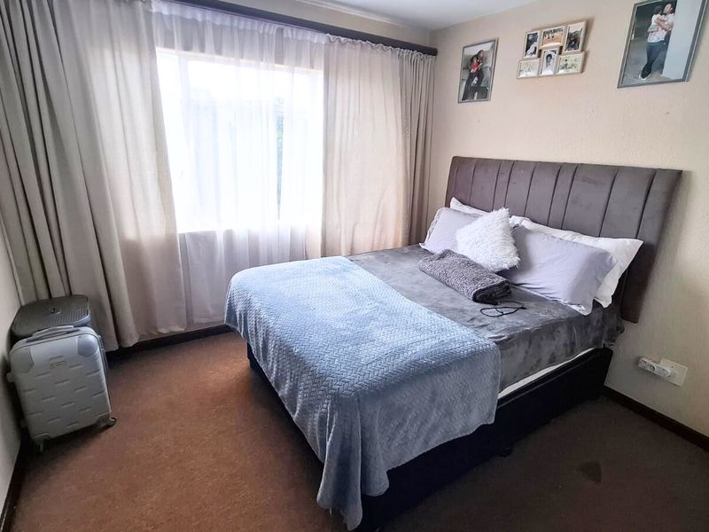 2 Bedroom, 1 Bathroom Ground Floor Apartment for Sale – Eagles Nest, Primrose Hill - Photo 4