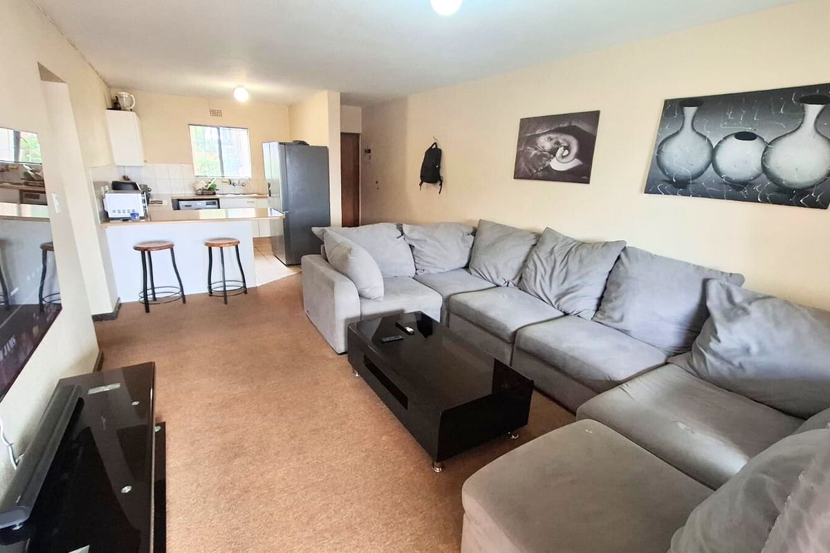 2 Bedroom, 1 Bathroom Ground Floor Apartment for Sale – Eagles Nest, Primrose Hill - Photo 2