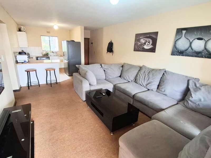 2 Bedroom, 1 Bathroom Ground Floor Apartment for Sale – Eagles Nest, Primrose Hill - Photo 2