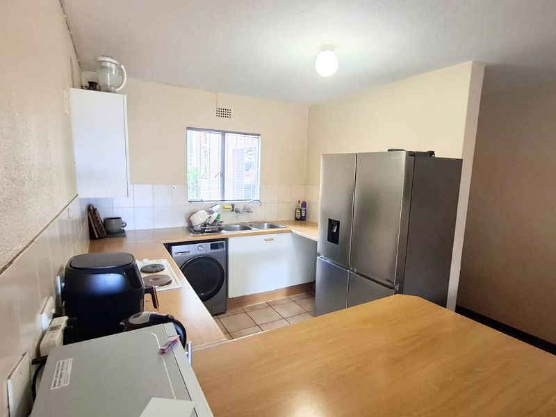 2 Bedroom, 1 Bathroom Ground Floor Apartment for Sale – Eagles Nest, Primrose Hill - Photo 6