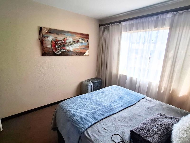 2 Bedroom, 1 Bathroom Ground Floor Apartment for Sale – Eagles Nest, Primrose Hill - Photo 3