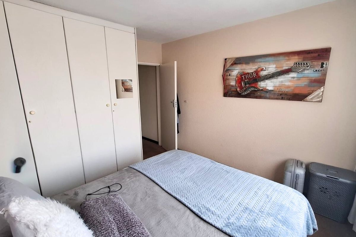 2 Bedroom, 1 Bathroom Ground Floor Apartment for Sale – Eagles Nest, Primrose Hill - Photo 5