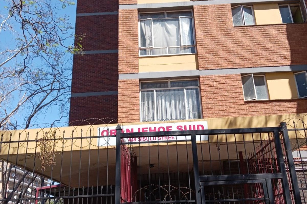 Three bedroom flat/apartment for sale in Pretoria Central - Photo 4