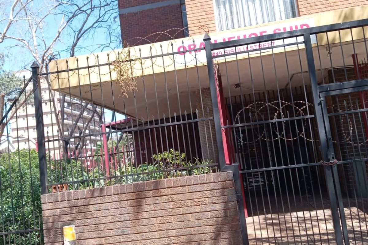 Three bedroom flat/apartment for sale in Pretoria Central - Photo 3