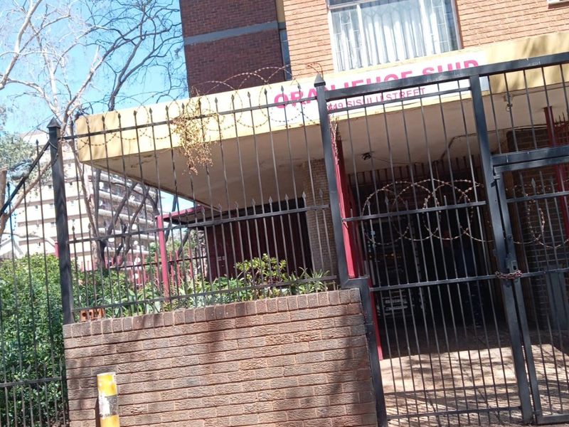 Three bedroom flat/apartment for sale in Pretoria Central - Photo 3