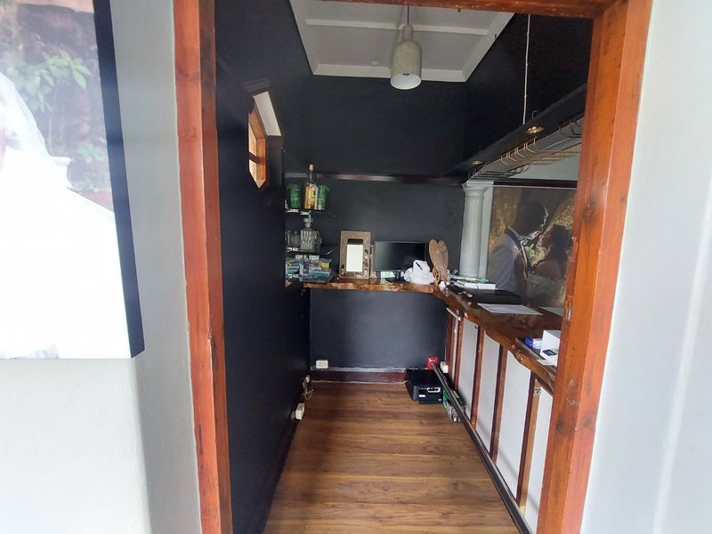 spacious home for sale in Umbilo - Photo 4