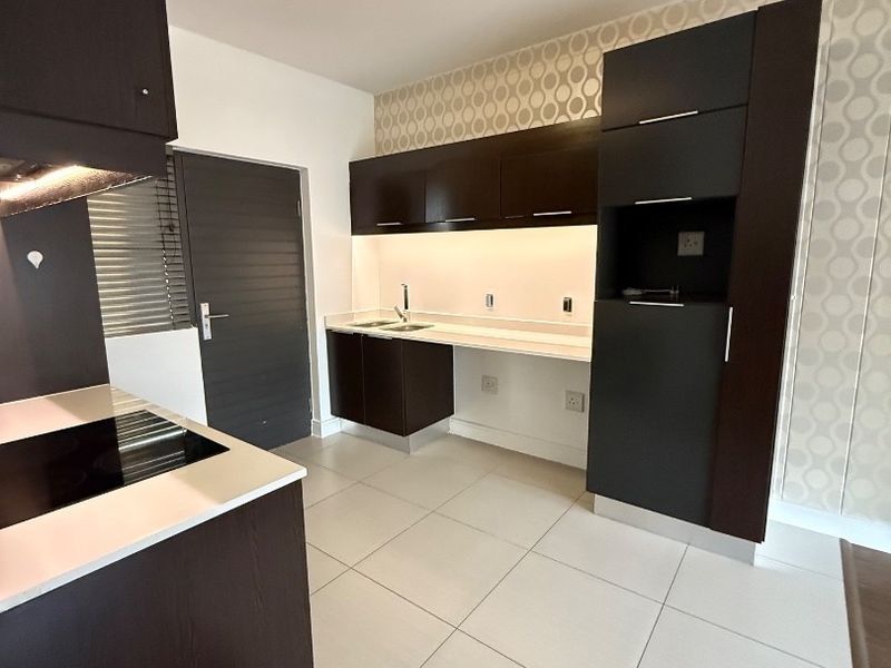 2 bedroom apartment in Rivonia. - Photo 6