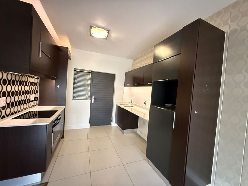 2 bedroom apartment in Rivonia. - Photo 3