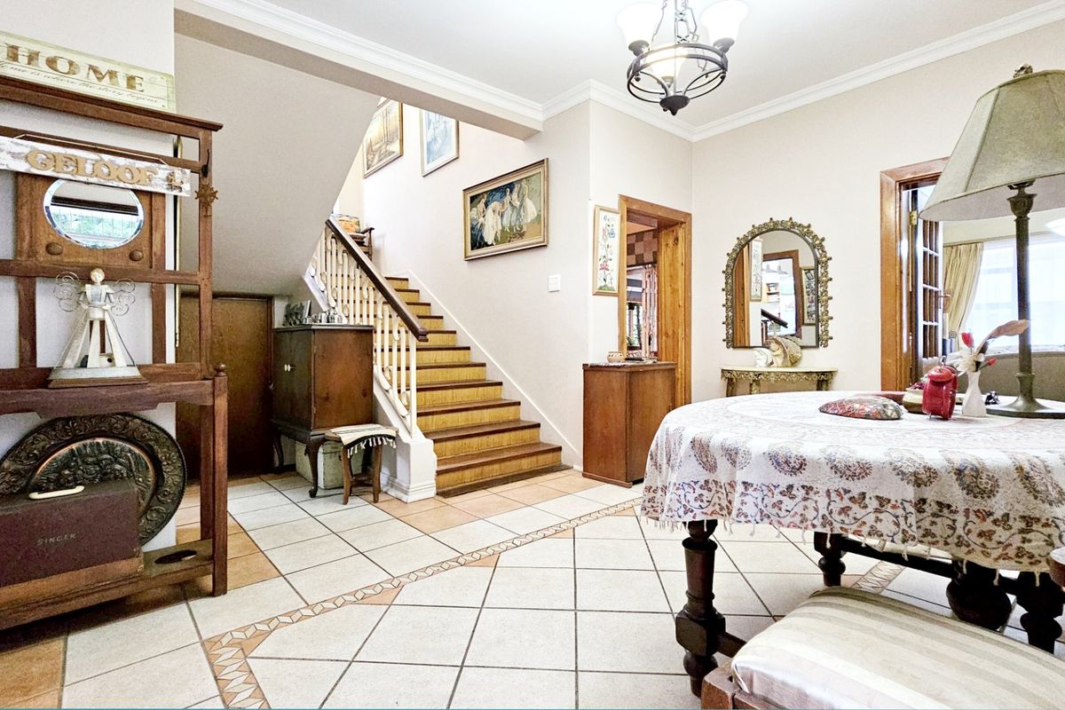 Outstanding five bedroom home - Photo 2