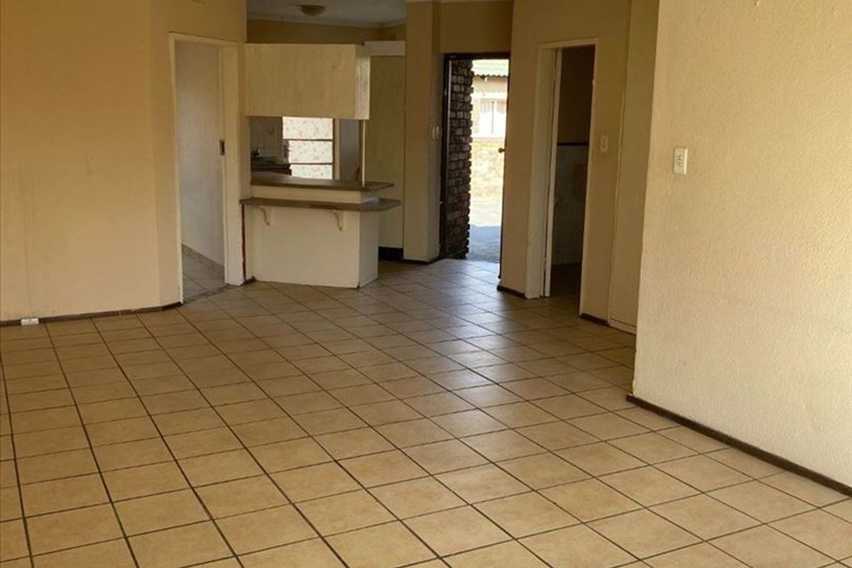 Cozy Two-Bedroom Home with Modern Comforts - Photo 2