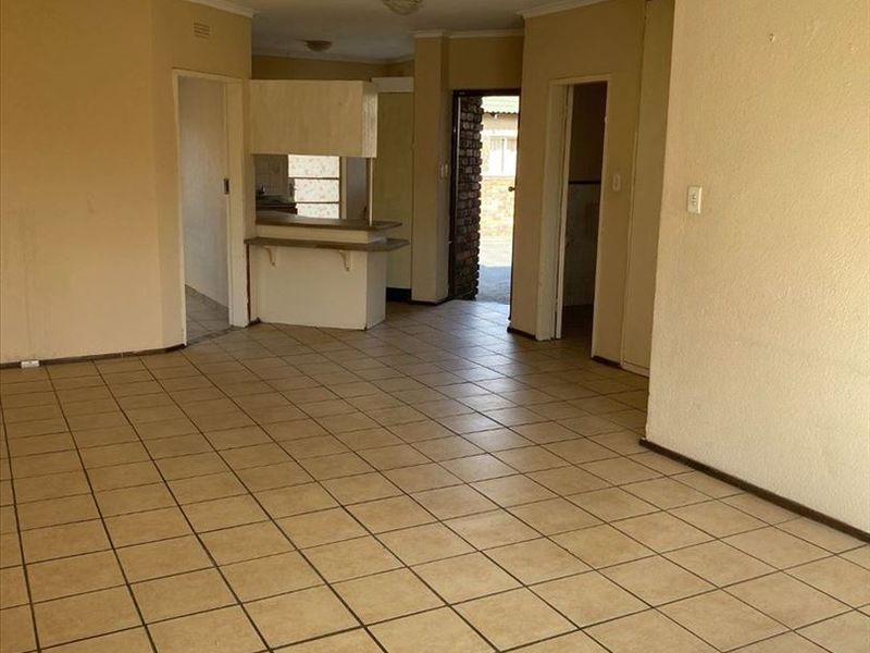 Cozy Two-Bedroom Home with Modern Comforts - Photo 2