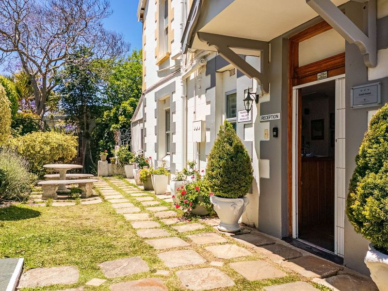 A Timeless Victorian Manor Overlooking the Lagoon  - Photo 8